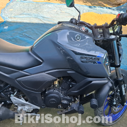 Yamaha Fzs V4